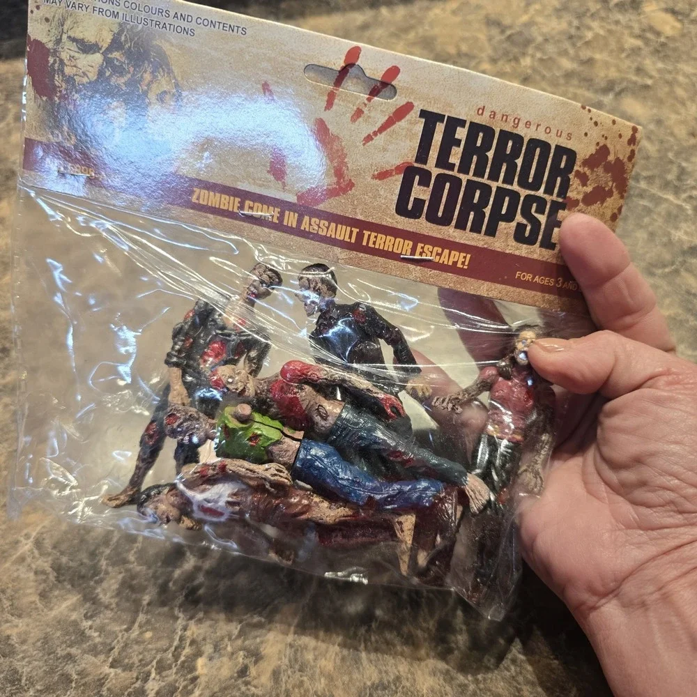 Terror Corpse Action Figure Pack‎  Zombie Realistic New Sealed